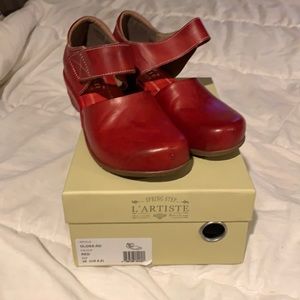 L’Artiste by Spring Step Gloss Slip-On